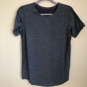 Lululemon Short Sleeve Top Stretch Gray Size 10